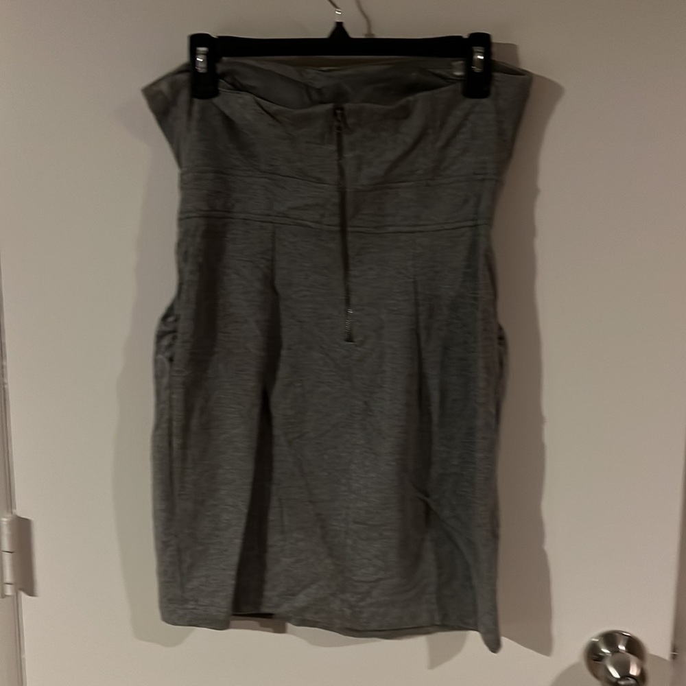 Light gray strapless dress. Size medium - Picture 3 of 3
